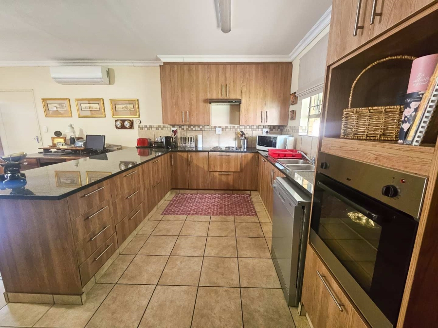 2 Bedroom Property for Sale in Langenhovenpark Free State